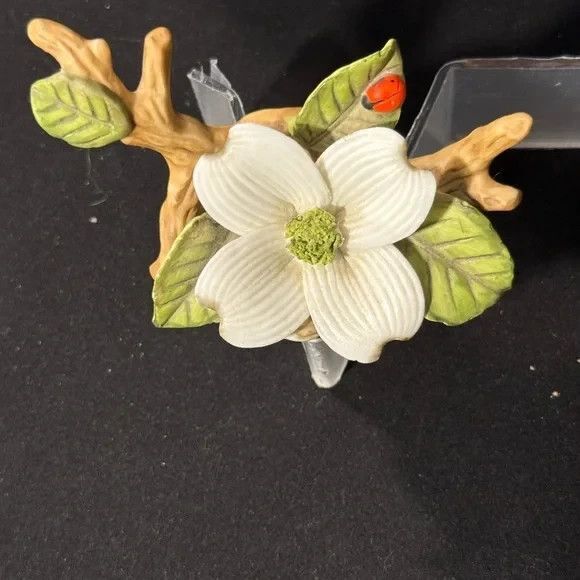 Vintage 1985 Lefton Floral Ceramic Art Piece W/White Flower/Green Leaves 4X2X2 - Picture 1 of 9
